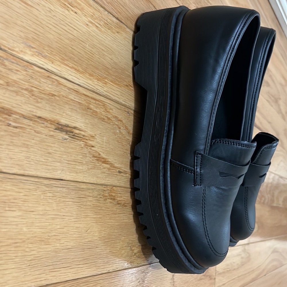 Black Platforms - image 4